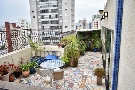 Apartamento à venda com 118m², 2 quartos e 3 vagas Apartamento à venda com 118m², 2 quartos e 3 vagasArea Gourmet - Cobertura