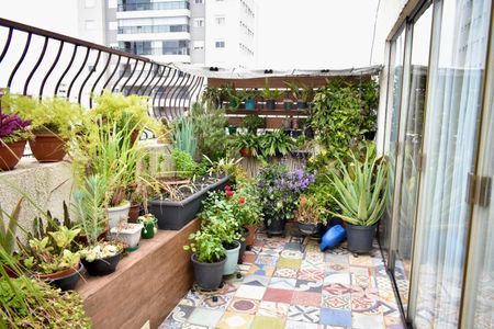 Apartamento à venda com 118m², 2 quartos e 3 vagas Apartamento à venda com 118m², 2 quartos e 3 vagasArea Gourmet - Cobertura