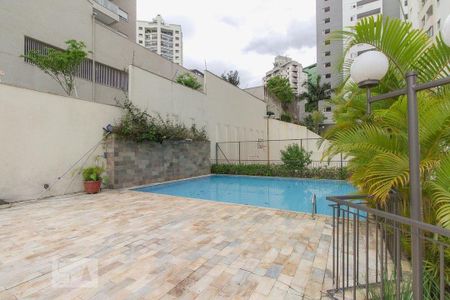 Apartamento à venda com 118m², 2 quartos e 3 vagas Apartamento à venda com 118m², 2 quartos e 3 vagasÁrea comum - Piscina