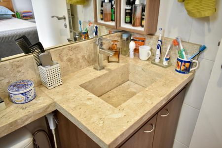 Apartamento à venda com 118m², 2 quartos e 3 vagas Apartamento à venda com 118m², 2 quartos e 3 vagasBanheiro da Suíte