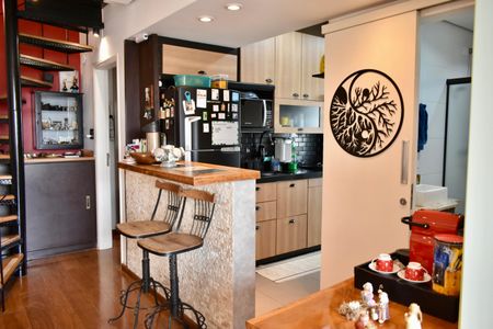 Apartamento à venda com 118m², 2 quartos e 3 vagas Apartamento à venda com 118m², 2 quartos e 3 vagasCozinha