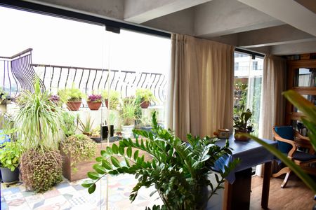 Apartamento à venda com 118m², 2 quartos e 3 vagas Apartamento à venda com 118m², 2 quartos e 3 vagasSala Cobertura