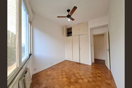 Apartamento à venda com 120m², 3 quartos e 1 vagaQuarto 2