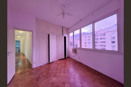 Apartamento à venda com 120m², 3 quartos e 1 vagaSuíte 