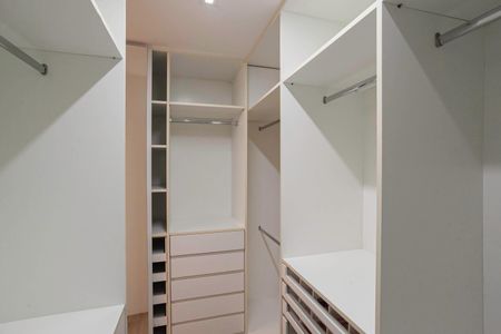 Apartamento à venda com 120m², 3 quartos e 2 vagasCloset da suíte