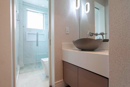 Apartamento à venda com 120m², 3 quartos e 2 vagasBanheiro social 