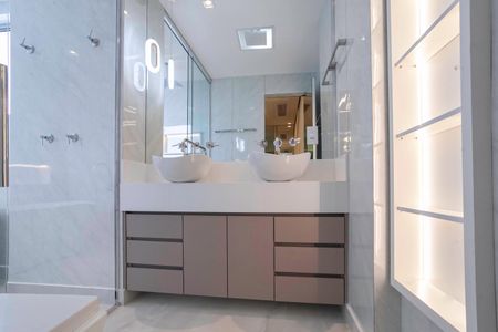 Apartamento à venda com 120m², 3 quartos e 2 vagasBanheiro da suíte 