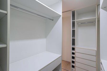 Apartamento à venda com 120m², 3 quartos e 2 vagasCloset da suíte