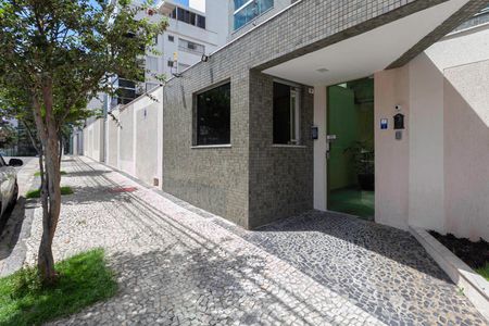 Apartamento à venda com 120m², 3 quartos e 2 vagasFachada