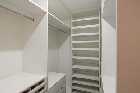 Apartamento à venda com 120m², 3 quartos e 2 vagasCloset da suíte