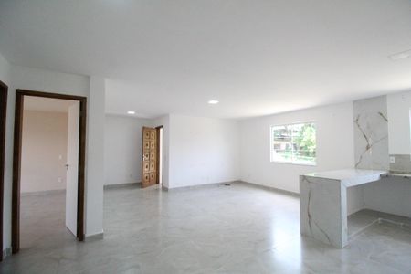 Sala de casa para alugar com 3 quartos, 150m² em Curicica, Rio de Janeiro