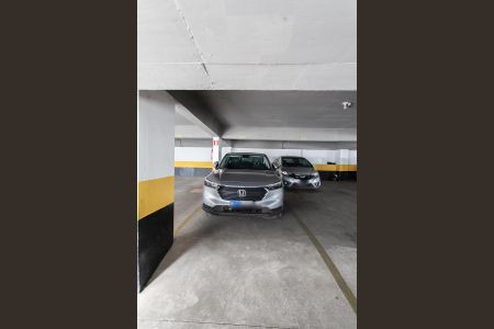 Apartamento à venda com 145m², 3 quartos e 3 vagasGaragem Vaga 1 e 2 em linha