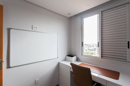 Apartamento à venda com 145m², 3 quartos e 3 vagasQuarto 2