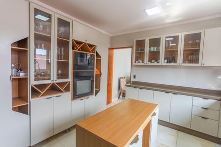 Casa à venda com 700m², 16 quartos e 1 vagaCasa 1 - cozinha