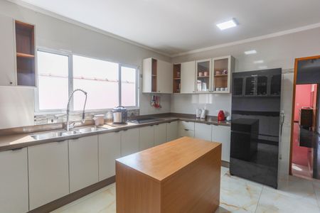 Casa à venda com 700m², 16 quartos e 1 vagaCasa 1 - cozinha