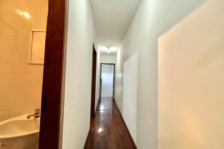 Casa à venda com 150m², 3 quartos e 2 vagasCorredor