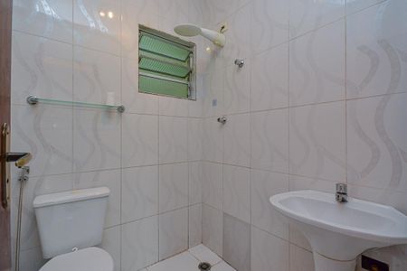 Casa à venda com 150m², 3 quartos e 2 vagasBanheiro da Suíte