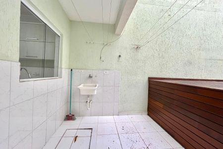 Casa à venda com 150m², 3 quartos e 2 vagasÁrea de Serviço