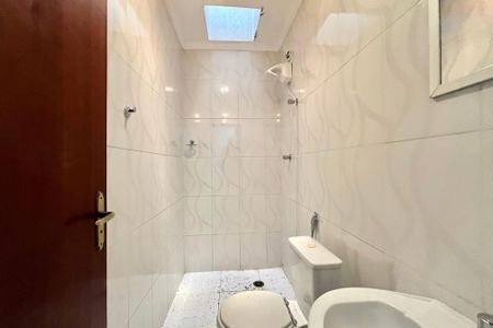 Casa à venda com 150m², 3 quartos e 2 vagasBanheiro Corredor