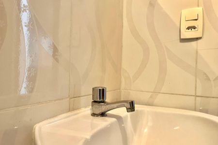 Casa à venda com 150m², 3 quartos e 2 vagasBanheiro Corredor