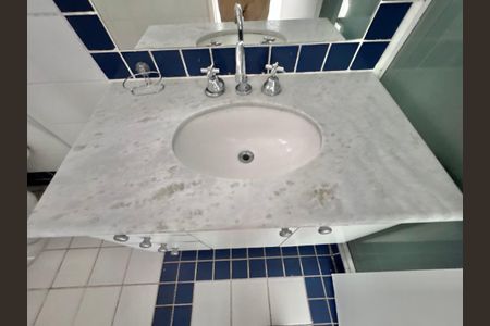 Casa de condomínio à venda com 160m², 3 quartos e 2 vagasSuíte 1 - Banheiro