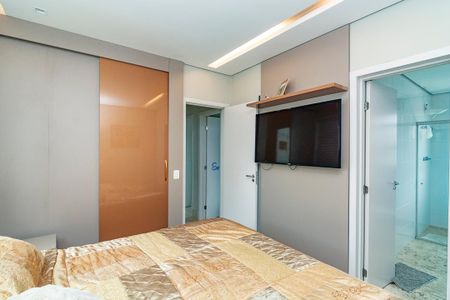 Apartamento à venda com 242m², 4 quartos e 4 vagasSuíte 