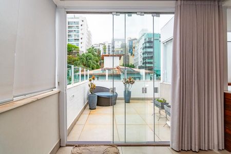 Apartamento à venda com 242m², 4 quartos e 4 vagasVaranda gourmet