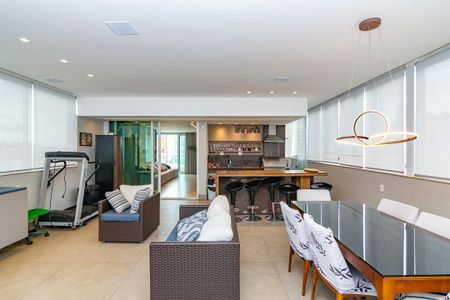 Apartamento à venda com 242m², 4 quartos e 4 vagasVaranda gourmet