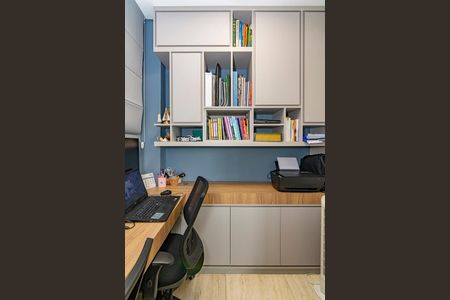 Apartamento à venda com 242m², 4 quartos e 4 vagasEscritório