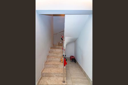 Apartamento à venda com 242m², 4 quartos e 4 vagasEscada