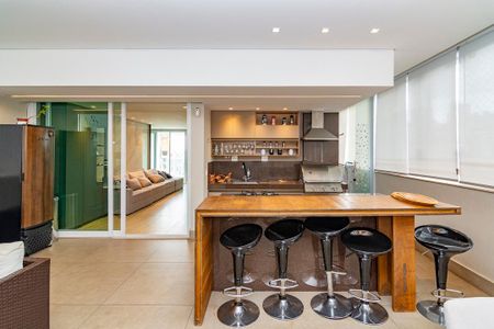 Apartamento à venda com 242m², 4 quartos e 4 vagasVaranda gourmet