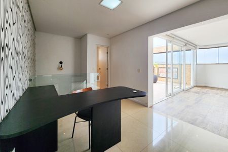 Apartamento para alugar com 220m², 3 quartos e 3 vagas Apartamento para alugar com 220m², 3 quartos e 3 vagasCobertura