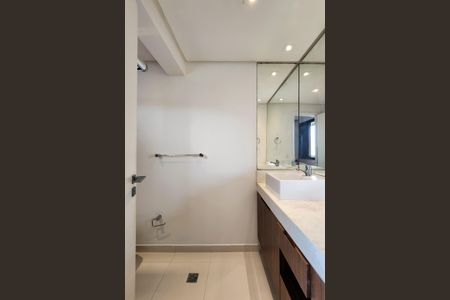 Apartamento para alugar com 220m², 3 quartos e 3 vagas Apartamento para alugar com 220m², 3 quartos e 3 vagasBanheiro da Suíte 1