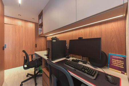 Apartamento à venda com 81m², 2 quartos e 1 vagaEscritório