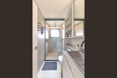 Apartamento à venda com 81m², 2 quartos e 1 vagaSuíte - Banheiro