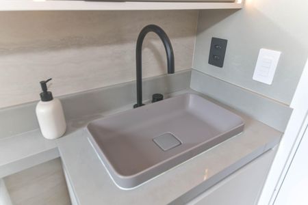 Apartamento à venda com 81m², 2 quartos e 1 vagaSuíte - Banheiro