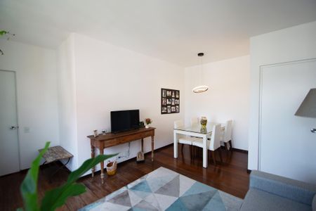 Sala de estar de apartamento para alugar com 3 quartos, 87m² em Cerqueira César, São Paulo