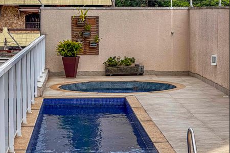 Apartamento à venda com 70m², 2 quartos e 2 vagasÁrea comum - Piscina