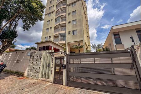 Apartamento à venda com 70m², 2 quartos e 2 vagasFachada e portaria