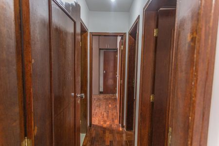 Corredor de apartamento para alugar com 3 quartos, 92m² em Cidade Nova, Belo Horizonte