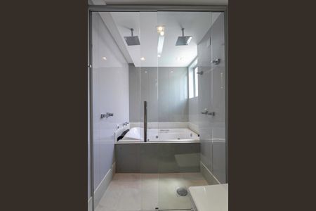 Apartamento à venda com 120m², 3 quartos e 2 vagasBanheiro da suíte 