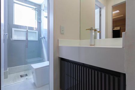 Apartamento à venda com 120m², 3 quartos e 2 vagasBanheiro social 