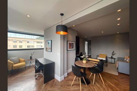 Apartamento à venda com 65m², 1 quarto e 1 vagaEscritório