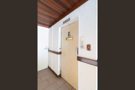 Apartamento à venda com 65m², 1 quarto e sem vagaElevador