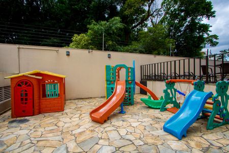 Apartamento à venda com 98m², 3 quartos e 2 vagas Apartamento à venda com 98m², 3 quartos e 2 vagasÁrea comum - Playground