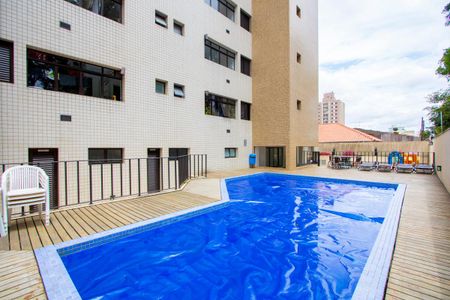 Apartamento à venda com 98m², 3 quartos e 2 vagas Apartamento à venda com 98m², 3 quartos e 2 vagasÁrea comum - Piscina