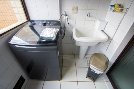 Apartamento à venda com 98m², 3 quartos e 2 vagas Apartamento à venda com 98m², 3 quartos e 2 vagasÁrea de serviço