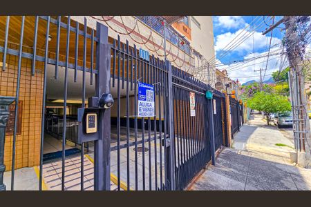 Apartamento à venda com 150m², 3 quartos e 2 vagasFachada do Prédio com placa