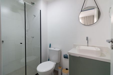 Banheiro de apartamento para alugar com 1 quarto, 25m² em Vila Butantã, São Paulo