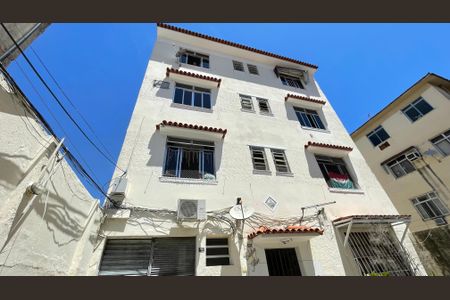 Apartamento à venda com 75m², 2 quartos e sem vagaFachada do bloco